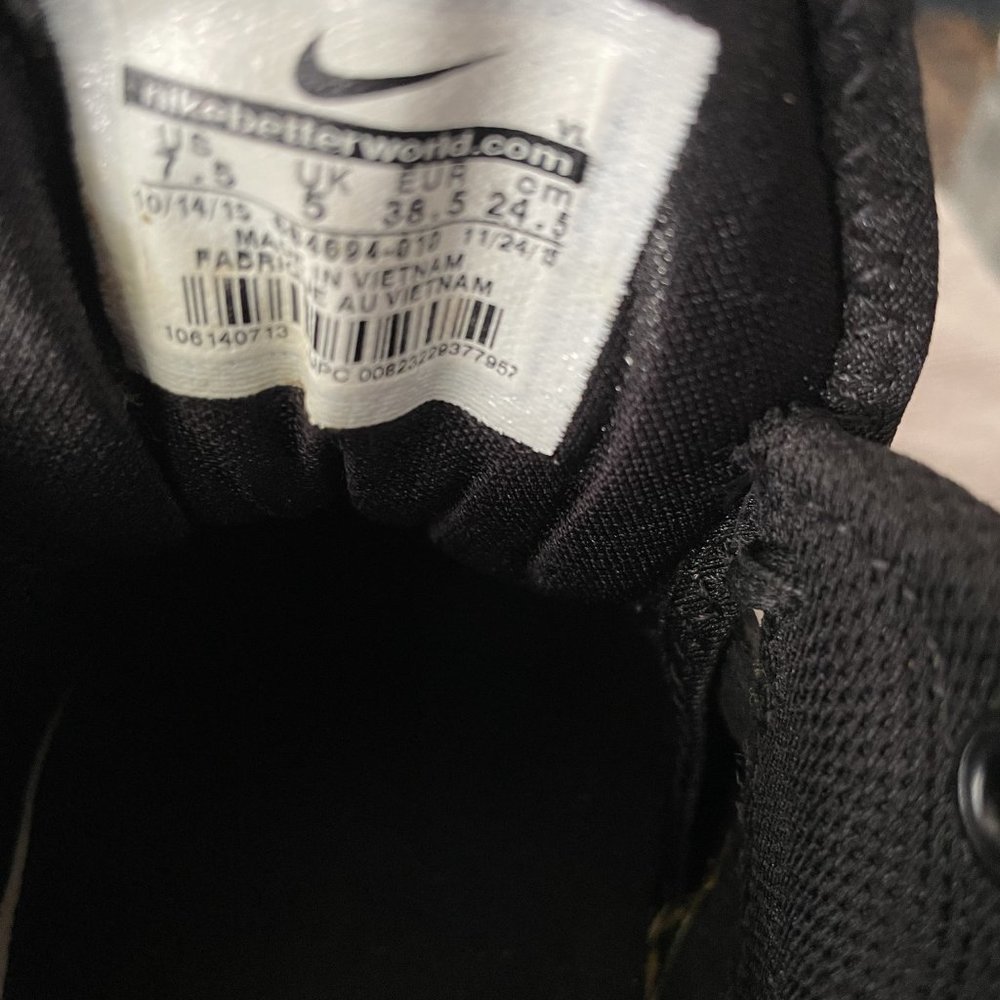 Cleats - Picture 2 of 5